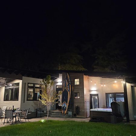 Luxe Lake Cabin Hot Tub Grill Firepit Ev Charger Onalaska エクステリア 写真