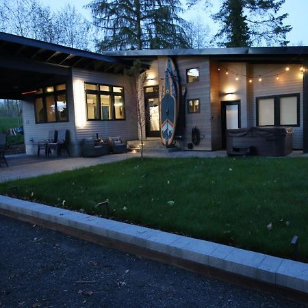 Luxe Lake Cabin Hot Tub Grill Firepit Ev Charger Onalaska エクステリア 写真
