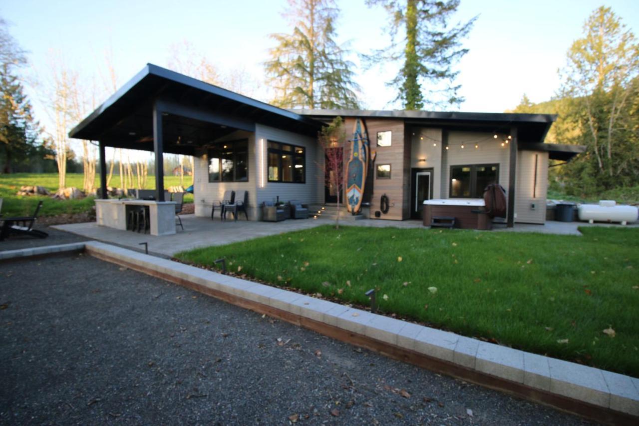 Luxe Lake Cabin Hot Tub Grill Firepit Ev Charger Onalaska エクステリア 写真