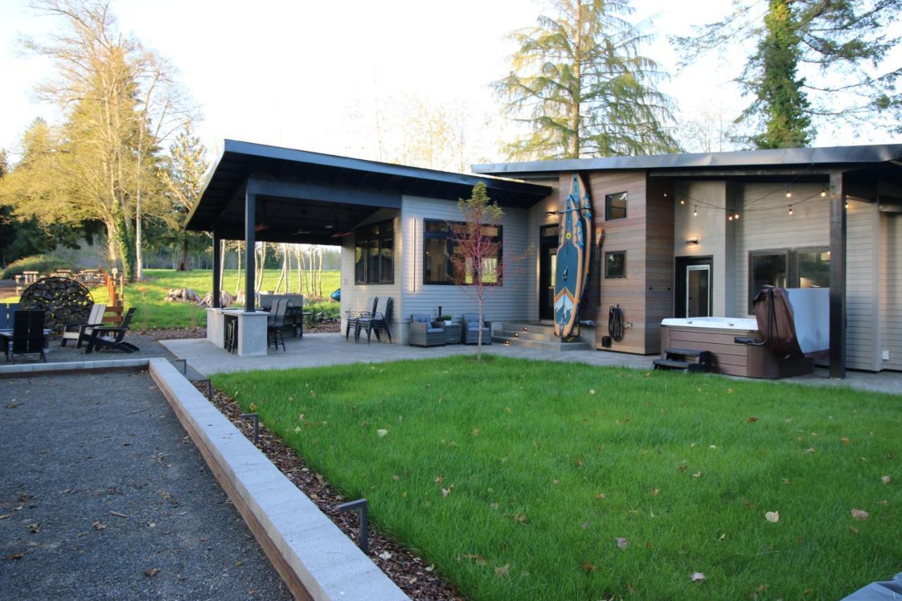 Luxe Lake Cabin Hot Tub Grill Firepit Ev Charger Onalaska エクステリア 写真
