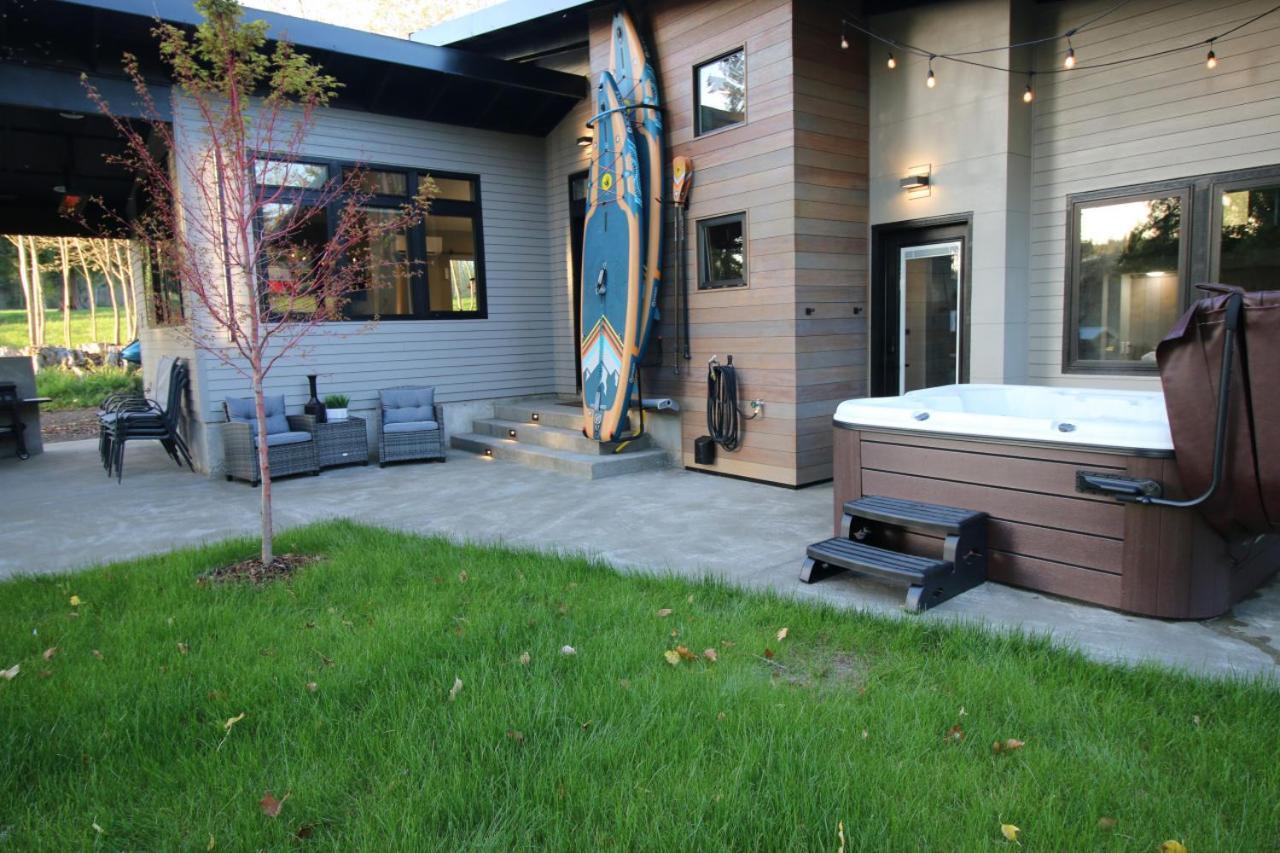 Luxe Lake Cabin Hot Tub Grill Firepit Ev Charger Onalaska エクステリア 写真